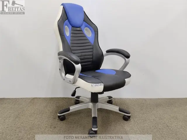 LOTE COM 01 CADEIRA GAMER BLACK / BLUE GIRATÓRIA COURO SINTÉTICO RODAS EM NYLON