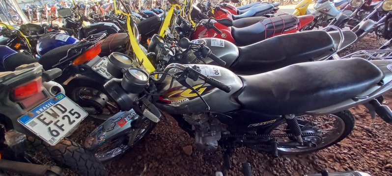 SUCATA APROVEITÁVEL COM MOTOR INSERVÍVEL