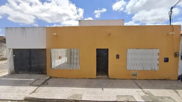 .'.Casa de Área 240m2,Maracanau/CE.'.
