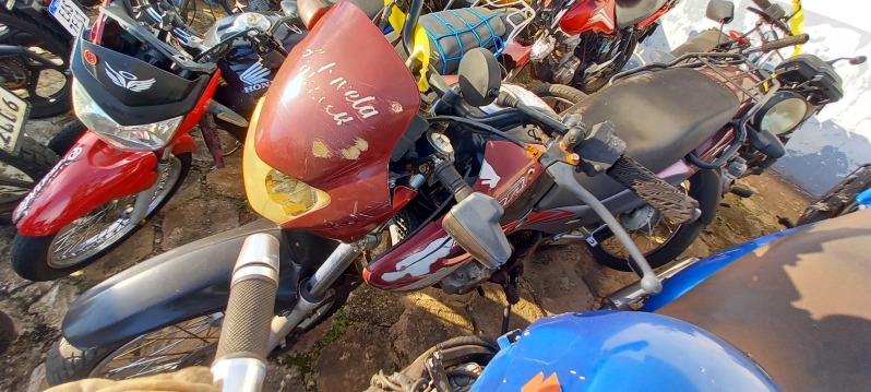 SUCATA APROVEITÁVEL COM MOTOR INSERVÍVEL