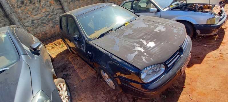 SUCATA APROVEITÁVEL COM MOTOR INSERVÍVEL
