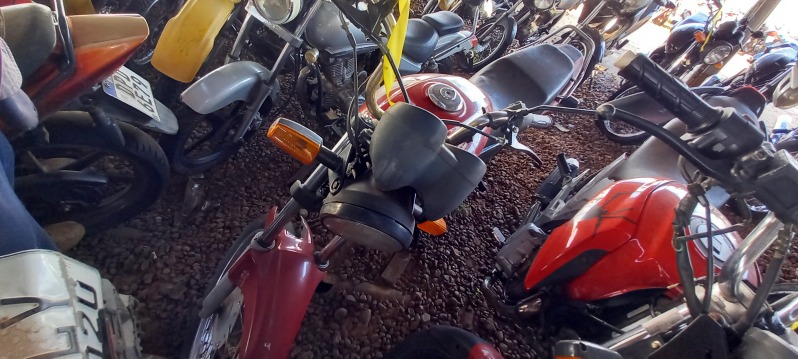 SUCATA APROVEITÁVEL COM MOTOR INSERVÍVEL