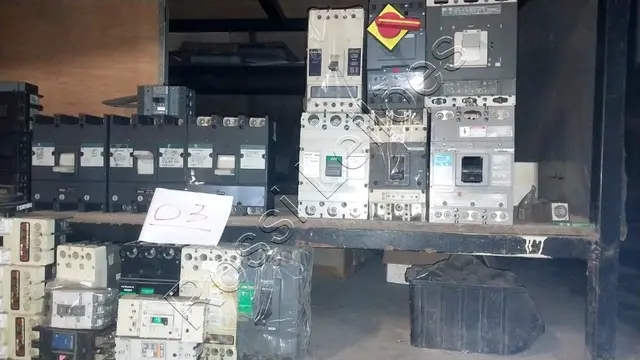 Aprox. 35 un. - Disjuntor cx. moldada de 100 a 800 amperes, usado no estado