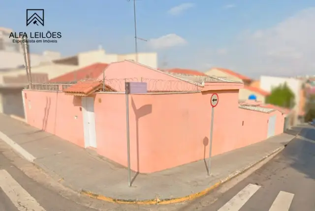Casa à Venda