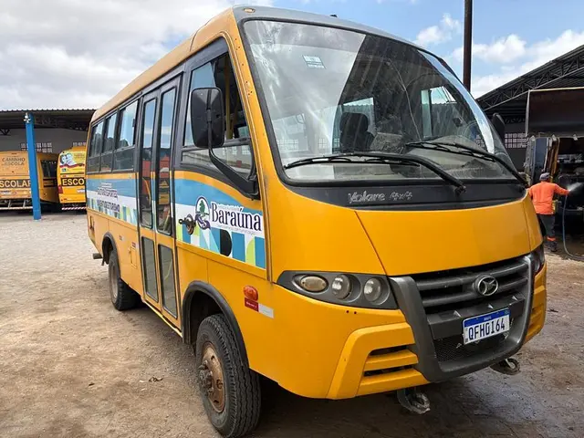 TIPO: VEICULO MARCA / MODELO: MPOLO / VOLARE V8L 4X4 EO PLACA: QFH0I64 RENAVAM: 01069308410 CHASSI: 93PB58M1MFC055109 ANO (FAB/MOD): 2014/2015 COMBUSTÍVEL: DIESEL COR: AMARELA