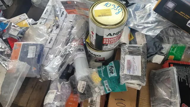 VEDA FRESTAS DE PORTA E PORTÃO 5 METROS | CORRENTE SEM FIM ZINCADA N°04 20 METROS | KIT BUCHA DOBRADIÇA TAMPA TRASEIRA FIAT STRADA. NO ESTADO EM QUE SE ENCONTRAM.
