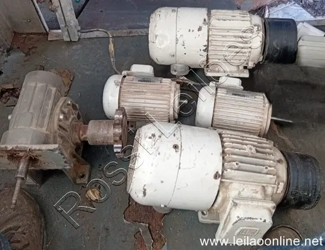 4 un. - motores potência- 2 de 1.5 cv 1710 rpm, 2 dois de 1/3 cv 1720 rpm e 1 redutor