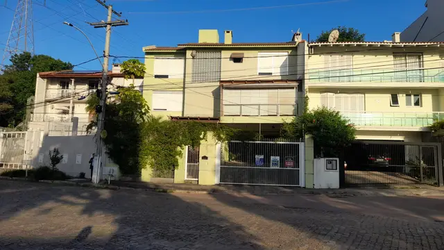 A unidade habitacional nº 155 do Conjunto Residencial Cidade Jardim Condomínio Dos Montes, Porto Alegre/RS