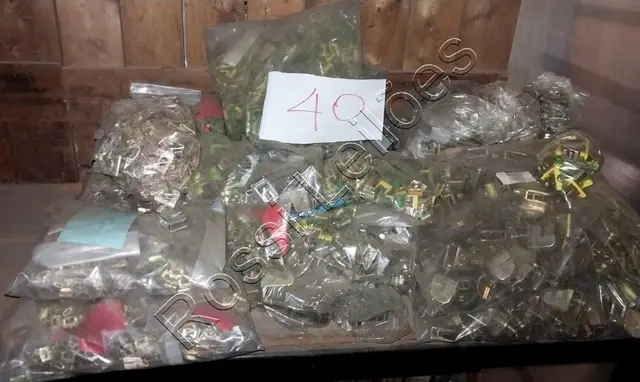 Aprox.14.000 un.- Grampo Conexel no estado - no estado