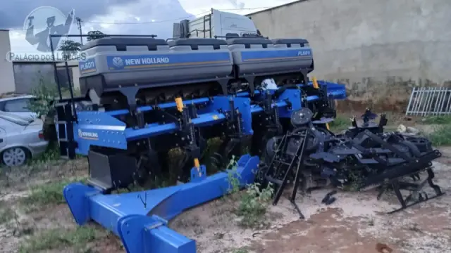 NEW HOLLAND PL6011