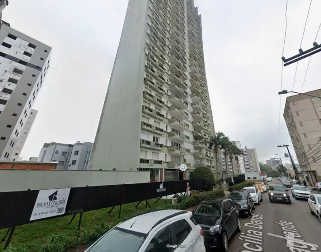 Apartamento com Garagens em Criciúma