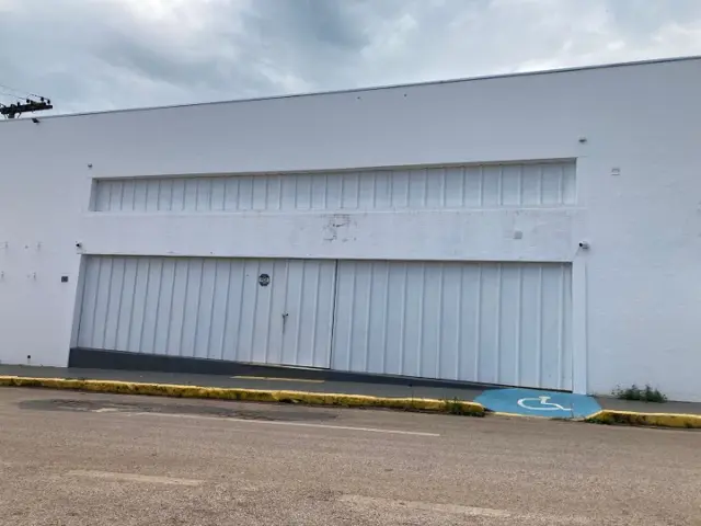 Prédio Comercial com 393,13 m² - Centro